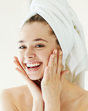 Hollywood Carbon Facial Near Me in Avon, CT